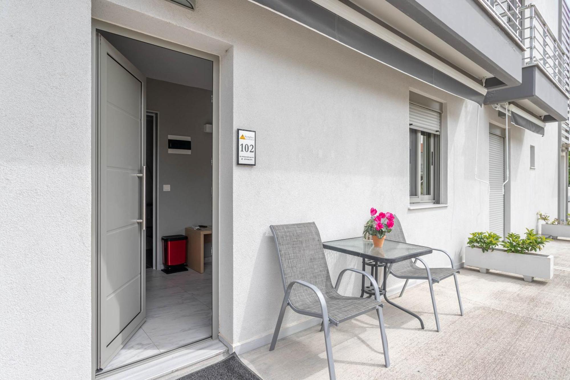 Nymphes Deluxe Accommodation 佩科霍里 外观 照片