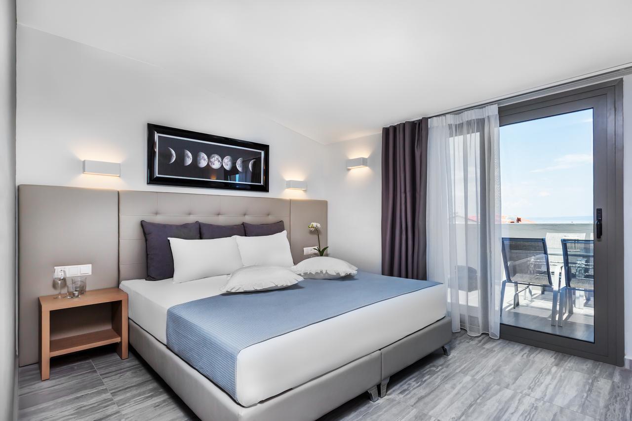 Nymphes Deluxe Accommodation 佩科霍里 外观 照片